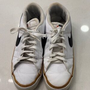 Men’s Nike Court Legacy Sneakers
